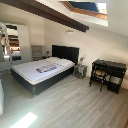 Le Cocon D'Avignon - T2 Duplex 40M2 - Centre Historique Intra Muros- Wifi Climatisation Екстер'єр фото